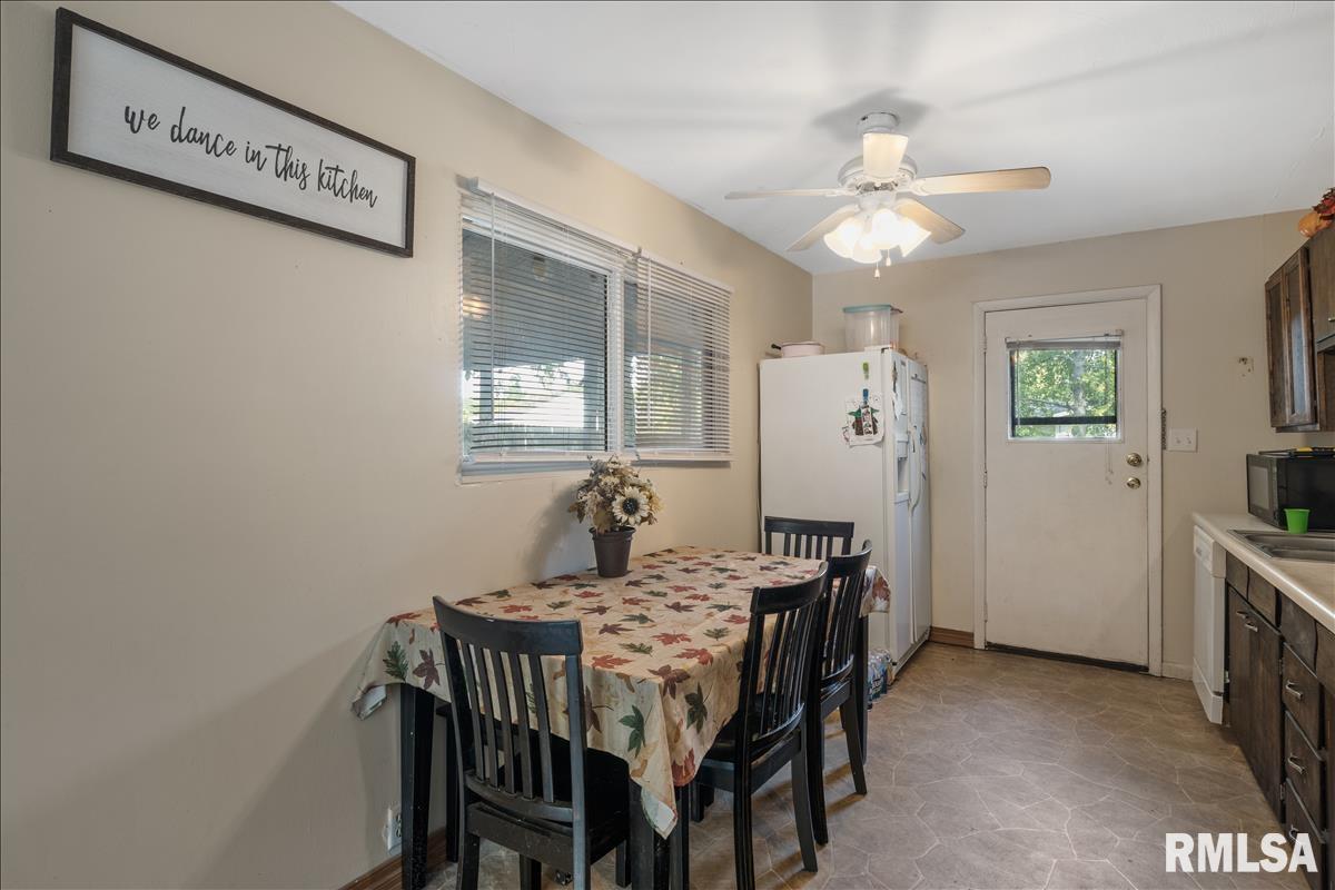 2217 East Watch Avenue Springfield, IL 62702 - Photo 8 of 18