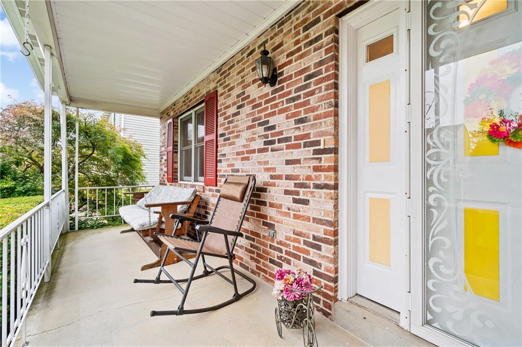 221 Sycamore Ridge Drive Springdale, PA 15144 - Photo 2 of 25 Gallery Image 2