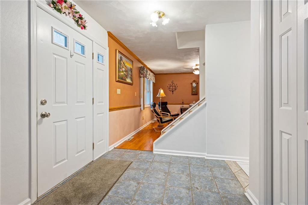 221 Sycamore Ridge Drive Springdale, PA 15144 - Photo 3 of 25 Gallery Image 3