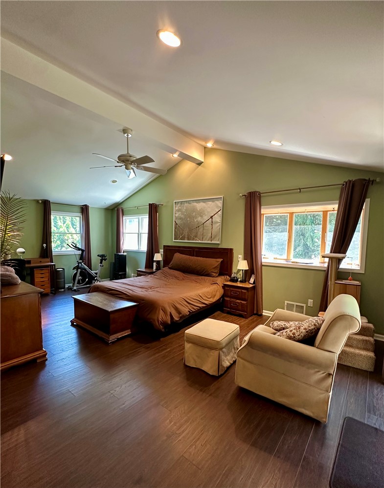 902 Copper Kettle Road Webster, NY 14580 - Photo 16 of 29 Primary Bedroom w/ vaulted ceilings