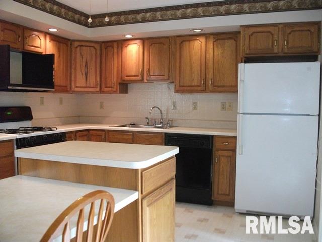 6004 North Hamilton Road Peoria, IL 61614 - Photo 4 of 19 Gallery Image 4