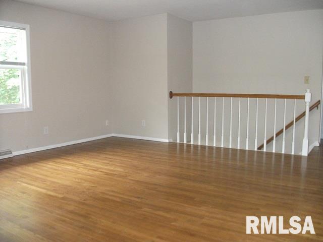 6004 North Hamilton Road Peoria, IL 61614 - Photo 6 of 19 Gallery Image 6