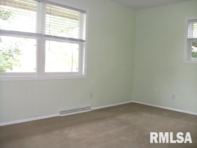 6004 North Hamilton Road Peoria, IL 61614 - Photo 8 of 19 Gallery Image 8