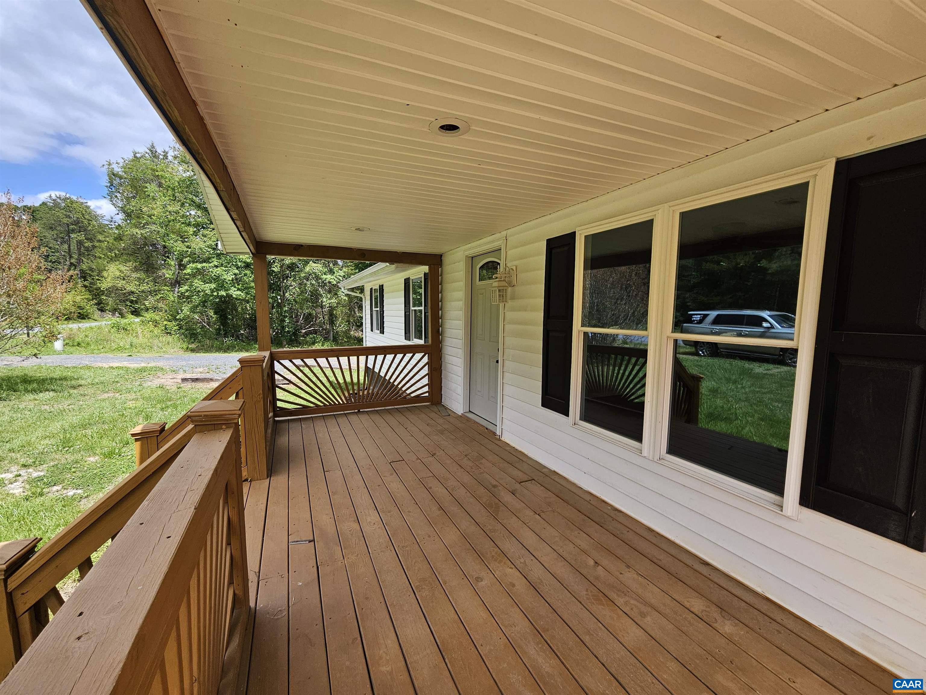 5290 Dixie Hill Road Buckingham, VA 23921 - Photo 7 of 24 a view of balcony with wooden floor