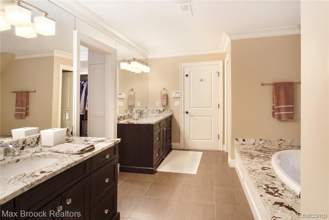 1187 North Cranbrook Road Bloomfield Hills, MI 48301 - Photo 49 of 51 DSC01112.jpg