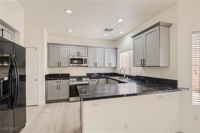 $1,790 | 10372 Turning Leaf Avenue, Las Vegas, NV 89129