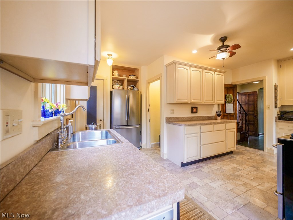 3924 Riveredge Road Cleveland, OH 44111 - Photo 14 of 35 Gallery Image 14