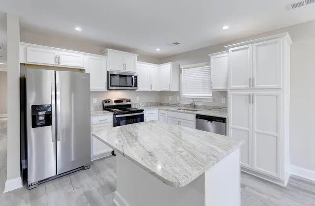 $2,200 | 911 North Lemacks Street, Walterboro, SC 29488