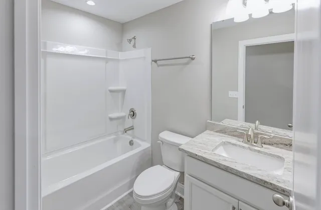 $2,200 | 911 North Lemacks Street, Walterboro, SC 29488