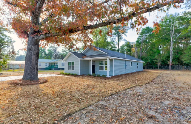 $2,200 | 911 North Lemacks Street, Walterboro, SC 29488