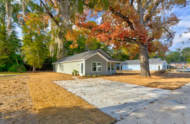 $2,200 | 911 North Lemacks Street, Walterboro, SC 29488