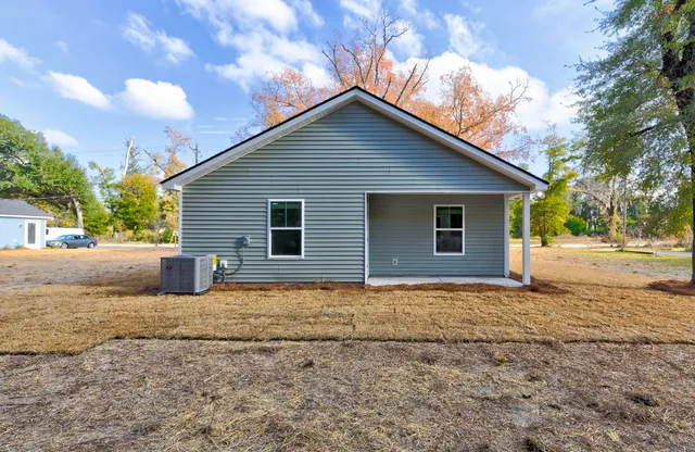 $2,200 | 911 North Lemacks Street, Walterboro, SC 29488