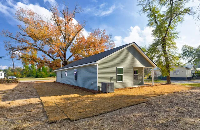 $2,200 | 911 North Lemacks Street, Walterboro, SC 29488