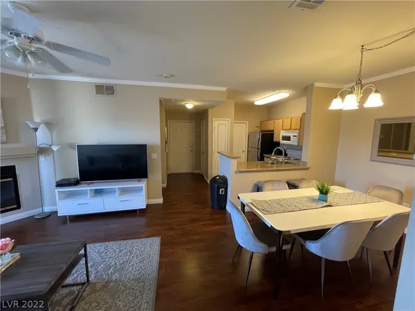 $2,700 | 2900 Sunridge Heights Parkway, Unit 1035, Henderson, NV 89052