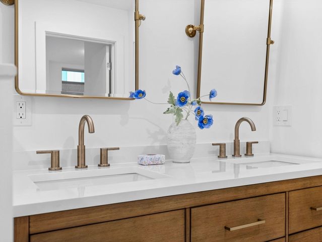 $1,225,000 | 234 Causeway Street, Unit 805, Boston, MA 02114