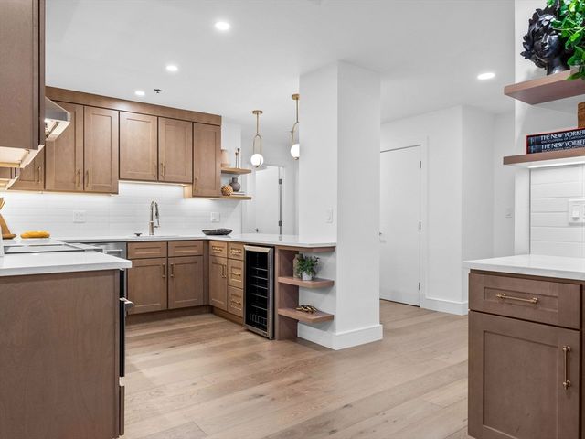 $1,225,000 | 234 Causeway Street, Unit 805, Boston, MA 02114