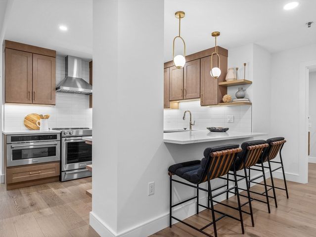 $1,225,000 | 234 Causeway Street, Unit 805, Boston, MA 02114