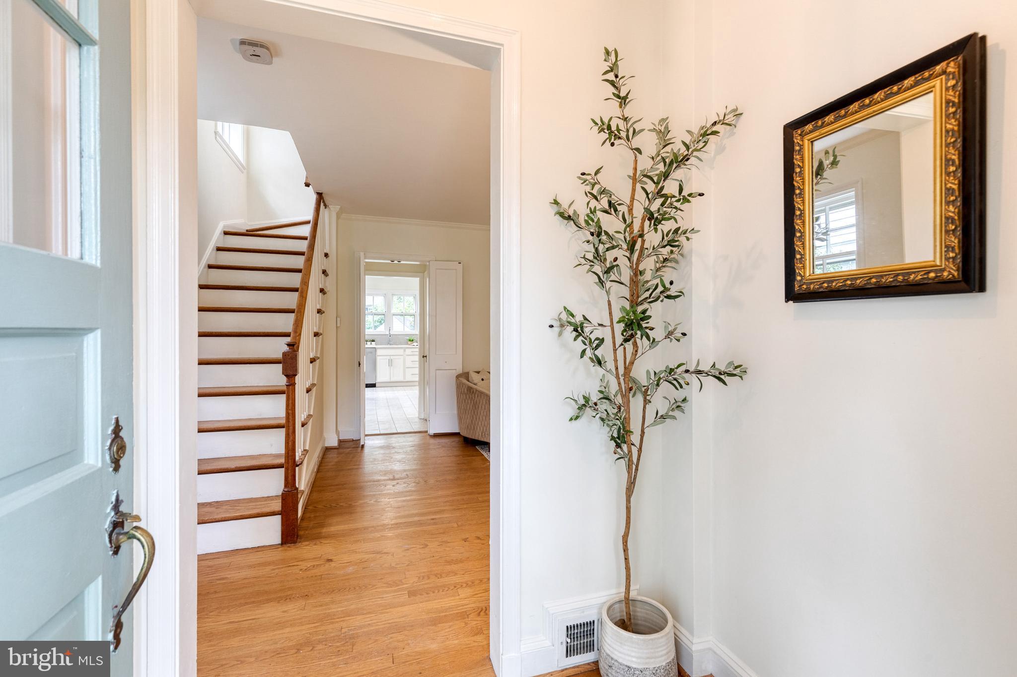 311 Broadmoor Road Baltimore, MD 21212 - Photo 4 of 31