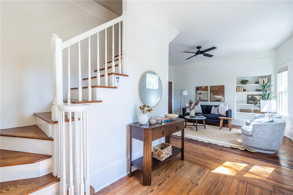532 Broyles Street Southeast Atlanta, GA 30312 - Photo 7 of 37 a living room with furniture