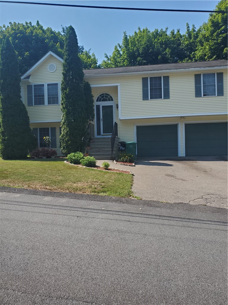 91 Oregon Avenue Woonsocket, RI 02895 - Photo 2 of 24