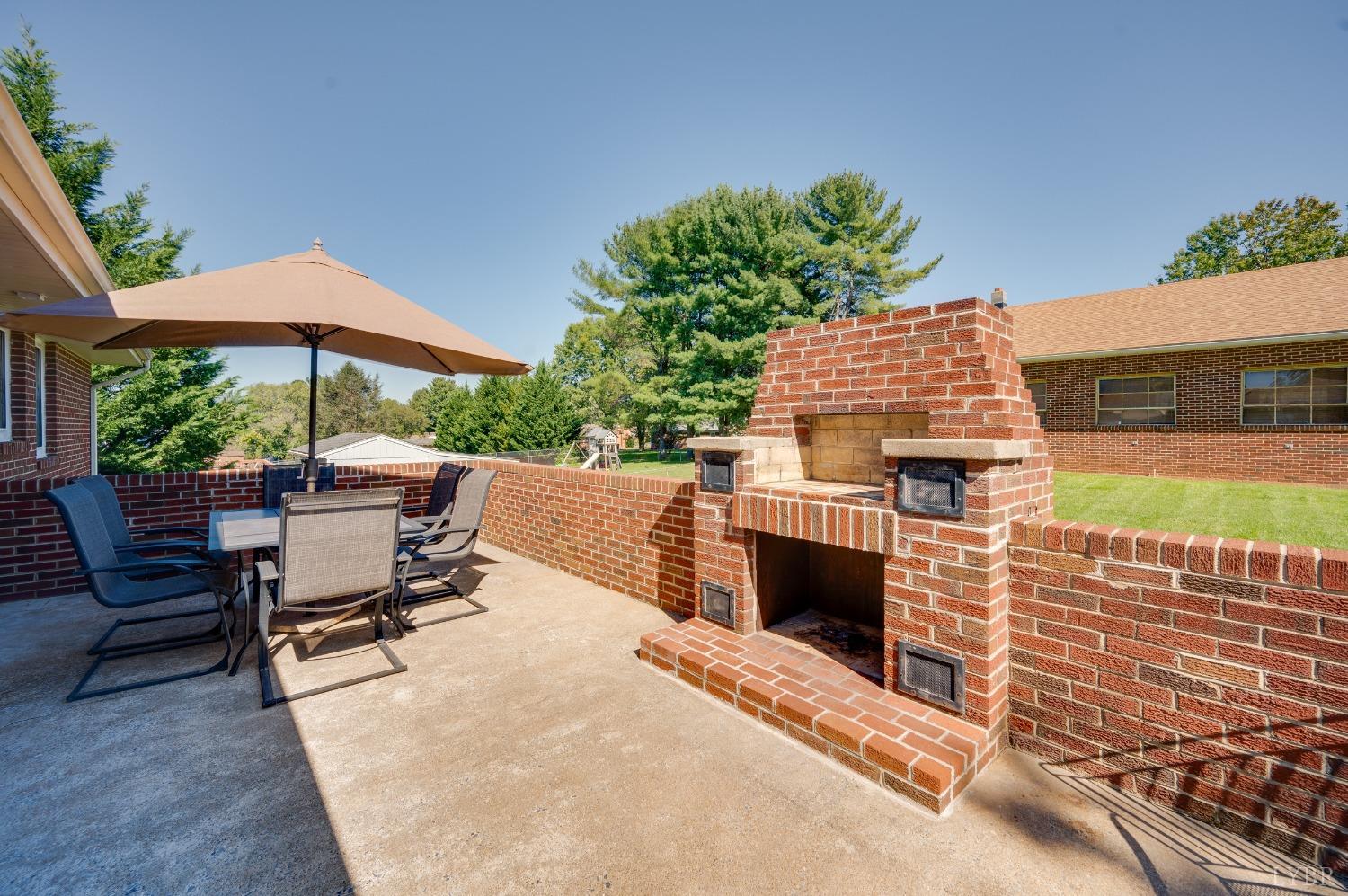 913 Windy Ridge Drive Bedford, VA 24523 - Photo 4 of 46 Gallery Image 4