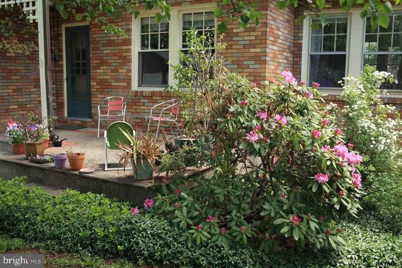 177 Merion Road York, PA 17403 - Photo 3 of 36 Gallery Image 3
