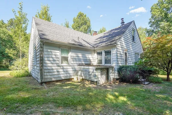 $499,900 | 74 River Road, Sturbridge, MA 01566
