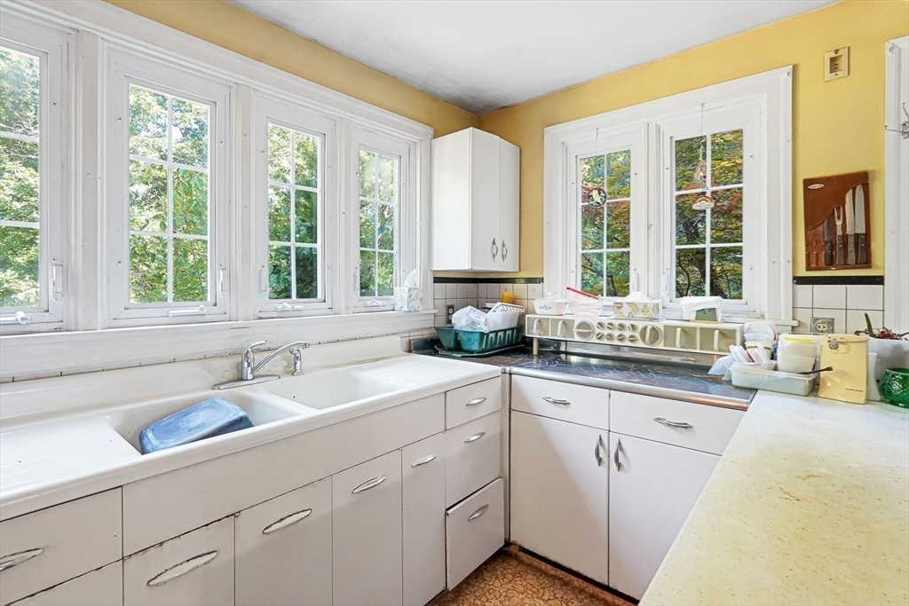 74 River Road Sturbridge, MA 01566 - Photo 10 of 40