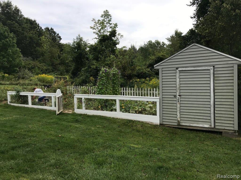 1768 Gray Road Lapeer, MI 48446 - Photo 32 of 35 E66264BE-405B-4CC1-8CC6-06BECDED395F.JPG