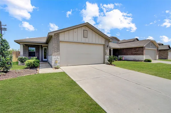 $1,797 | 14425 Conifer Drive, Conroe, TX 77302