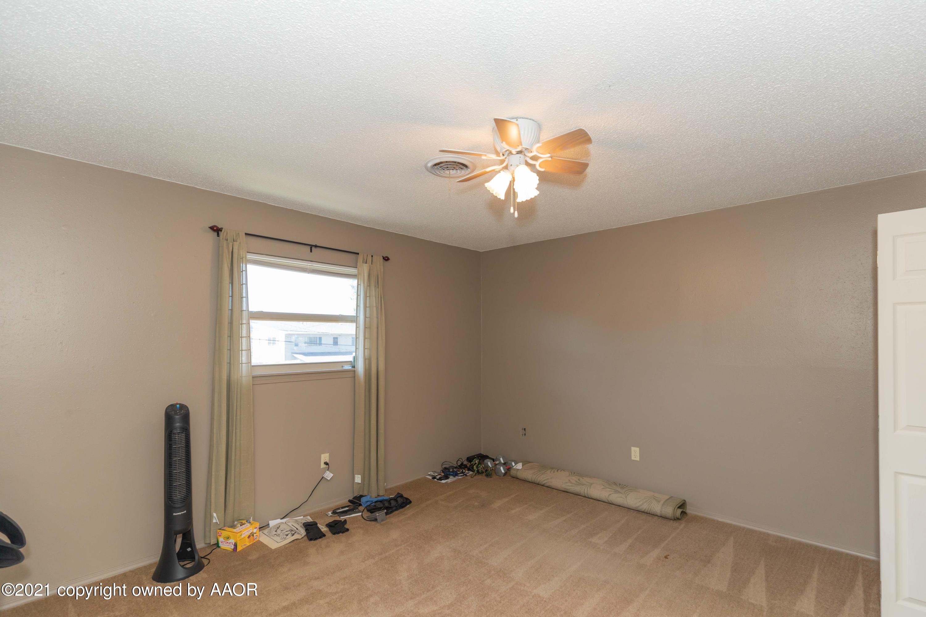 6127 Belpree Road Amarillo, TX 79106 - Photo 29 of 63 6129 UPSTAIRS BED 3