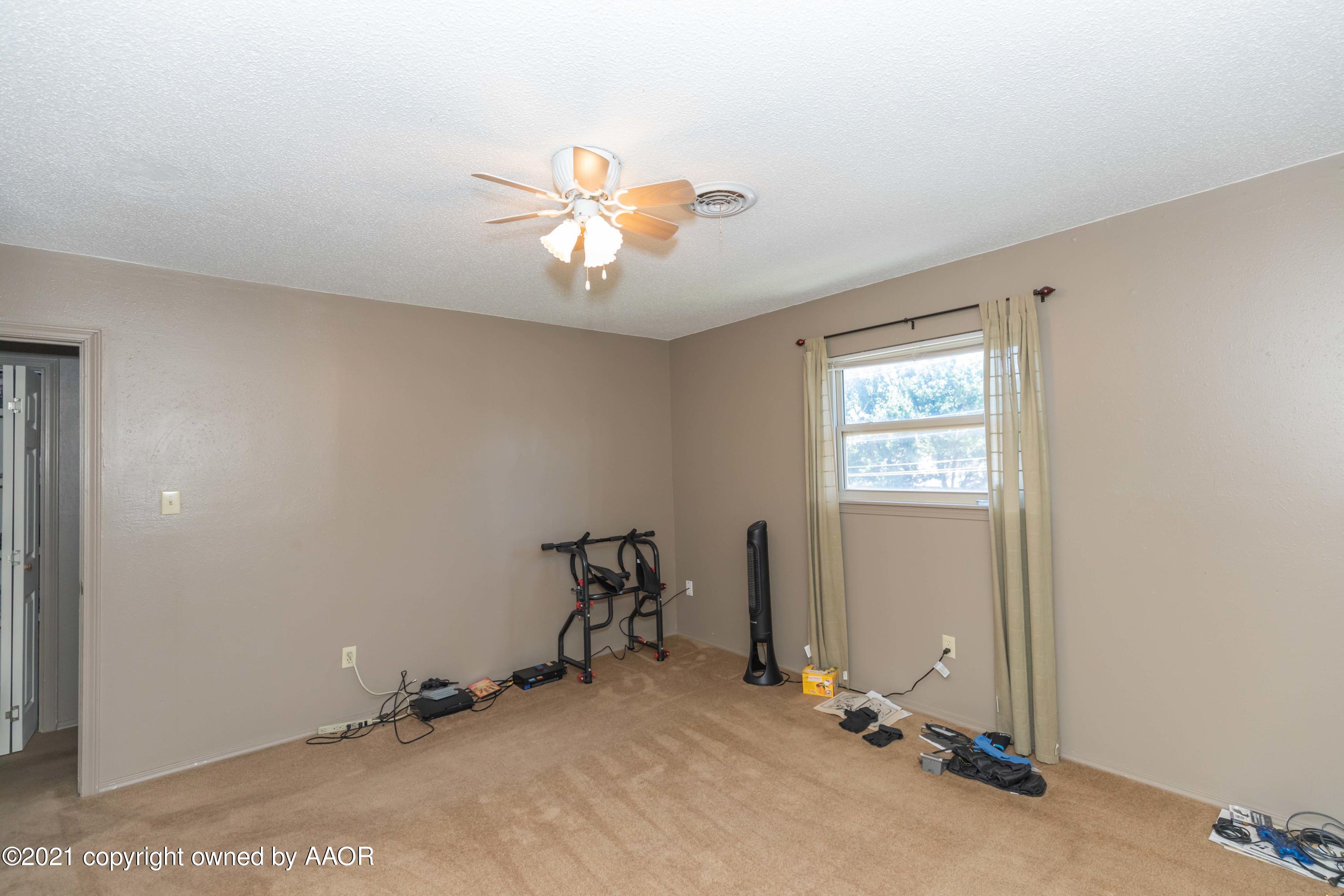 6127 Belpree Road Amarillo, TX 79106 - Photo 31 of 63 6129 UPSTAIRS BED 2 V2
