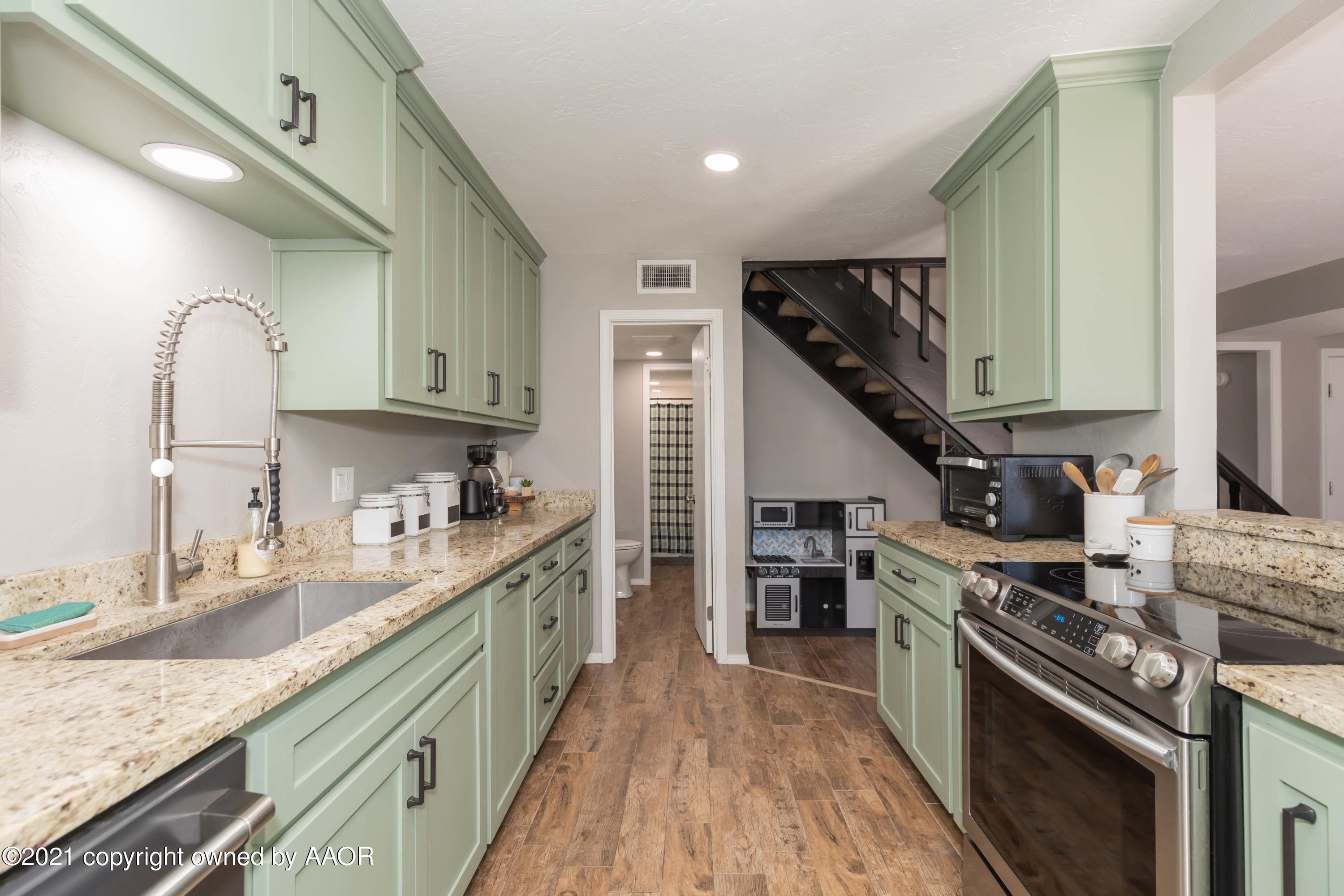 6127 Belpree Road Amarillo, TX 79106 - Photo 51 of 63 6127 KITCHEN VIEW 3
