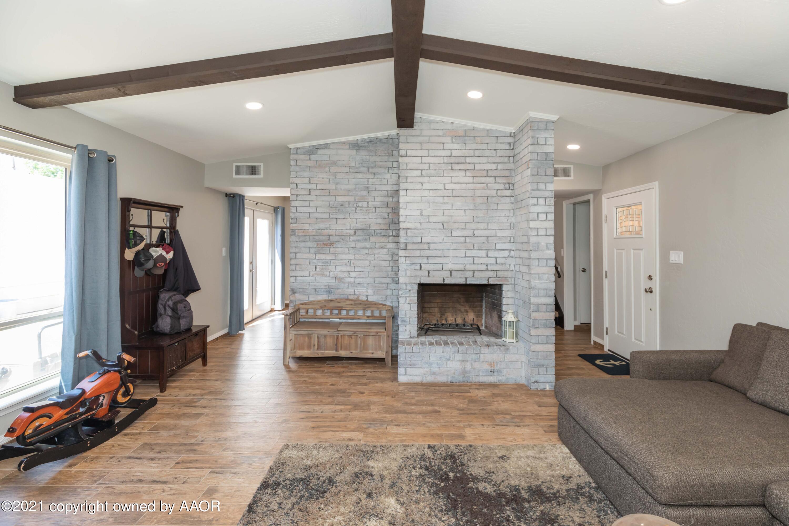 6127 Belpree Road Amarillo, TX 79106 - Photo 52 of 63 6127 LIVING ROOM VIEW 4