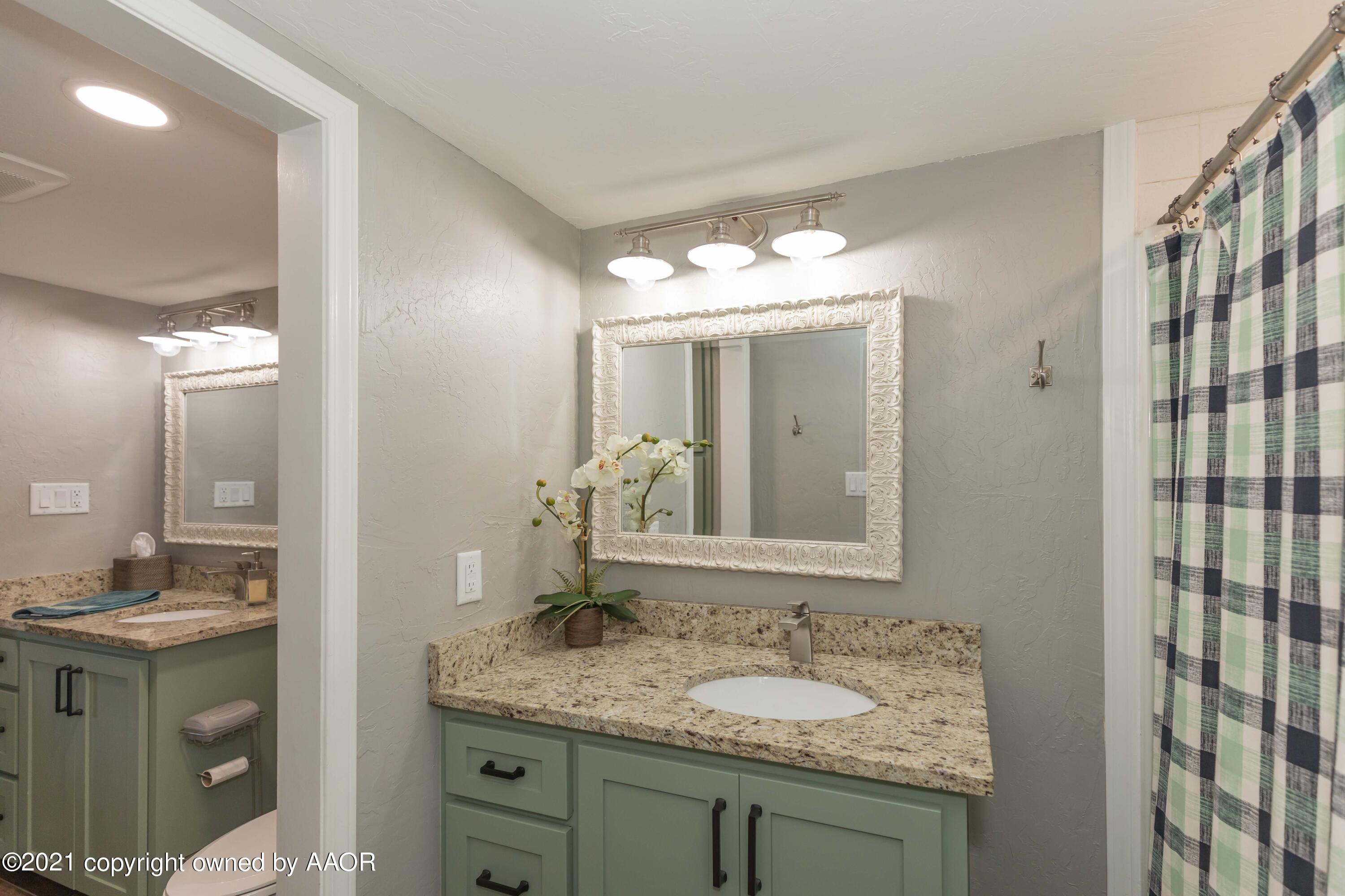 6127 Belpree Road Amarillo, TX 79106 - Photo 10 of 63 6127 MASTER BATH VIEW 1
