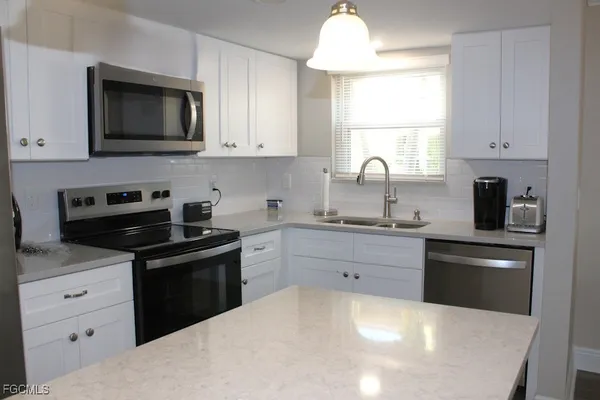 $1,295 | 16881 Davis Road, Unit 112, Fort Myers, FL 33908