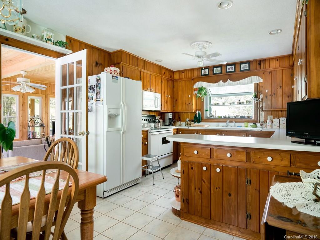 1884 Kims Cove Road Canton, NC 28716 - Photo 12 of 24 Gallery Image 12