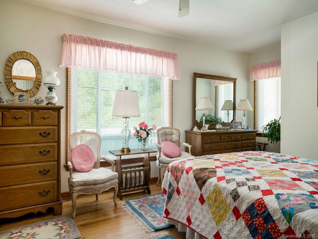 1884 Kims Cove Road Canton, NC 28716 - Photo 15 of 24 Gallery Image 15