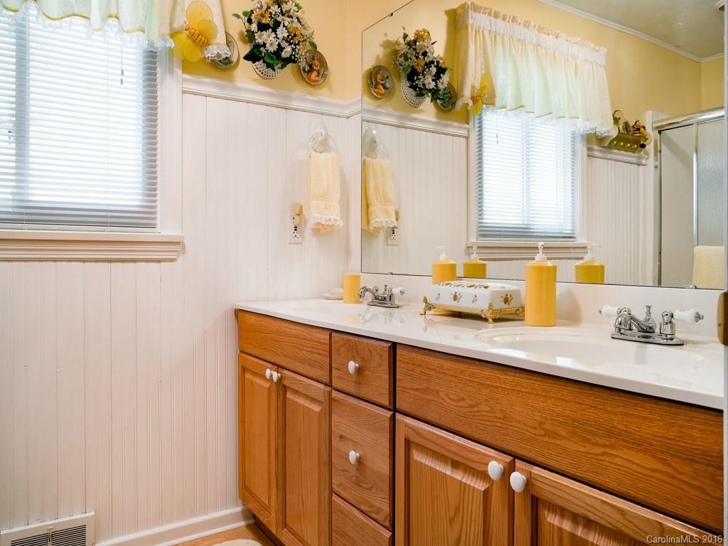 1884 Kims Cove Road Canton, NC 28716 - Photo 16 of 24 Gallery Image 16