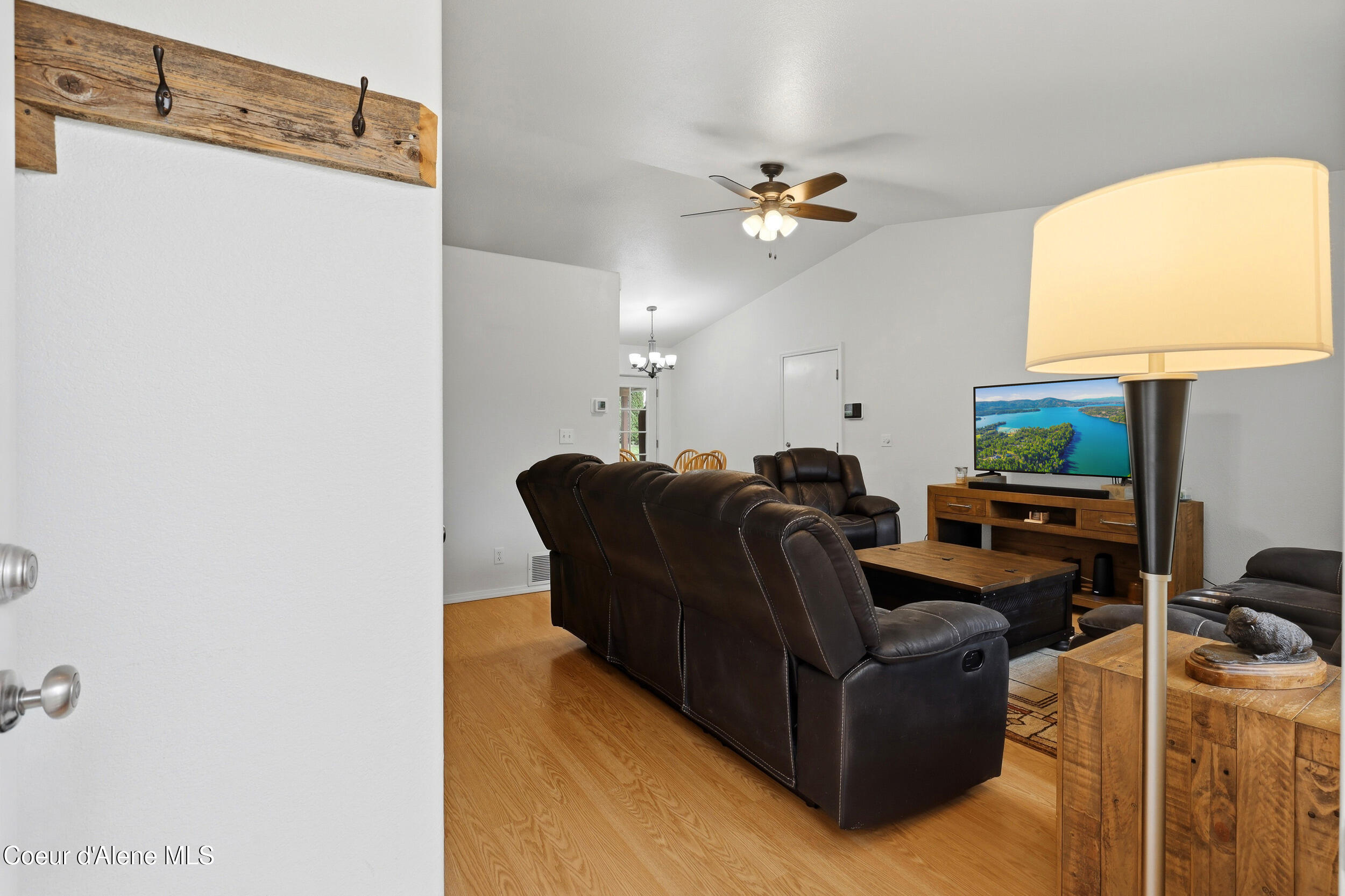 8208 Arizona Street Rathdrum, ID 83858 - Photo 5 of 39 Living Room
