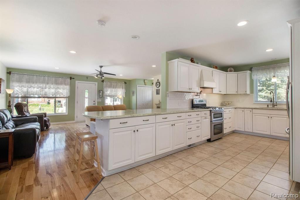 2865 Longview Avenue Rochester Hills, MI 48307 - Photo 7 of 33