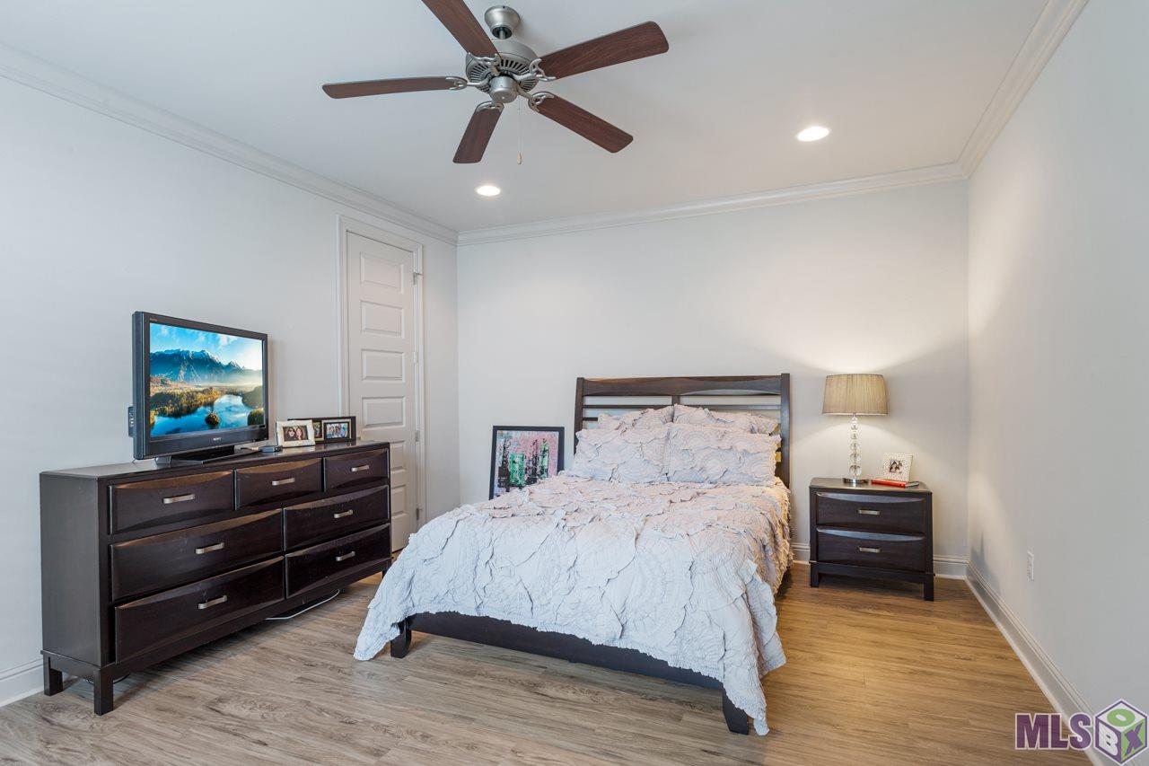 2347 Orpine Avenue Baton Rouge, LA 70808 - Photo 6 of 10 Large Master Bedroom with Spacious Closet