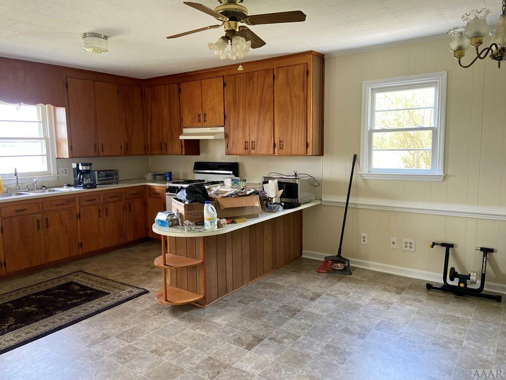 852 Pine Tops Road Murfreesboro, NC 27855 - Photo 12 of 30 Kitchen/Dining