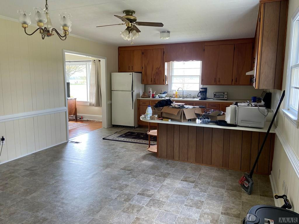 852 Pine Tops Road Murfreesboro, NC 27855 - Photo 13 of 30 Kitchen/Dining