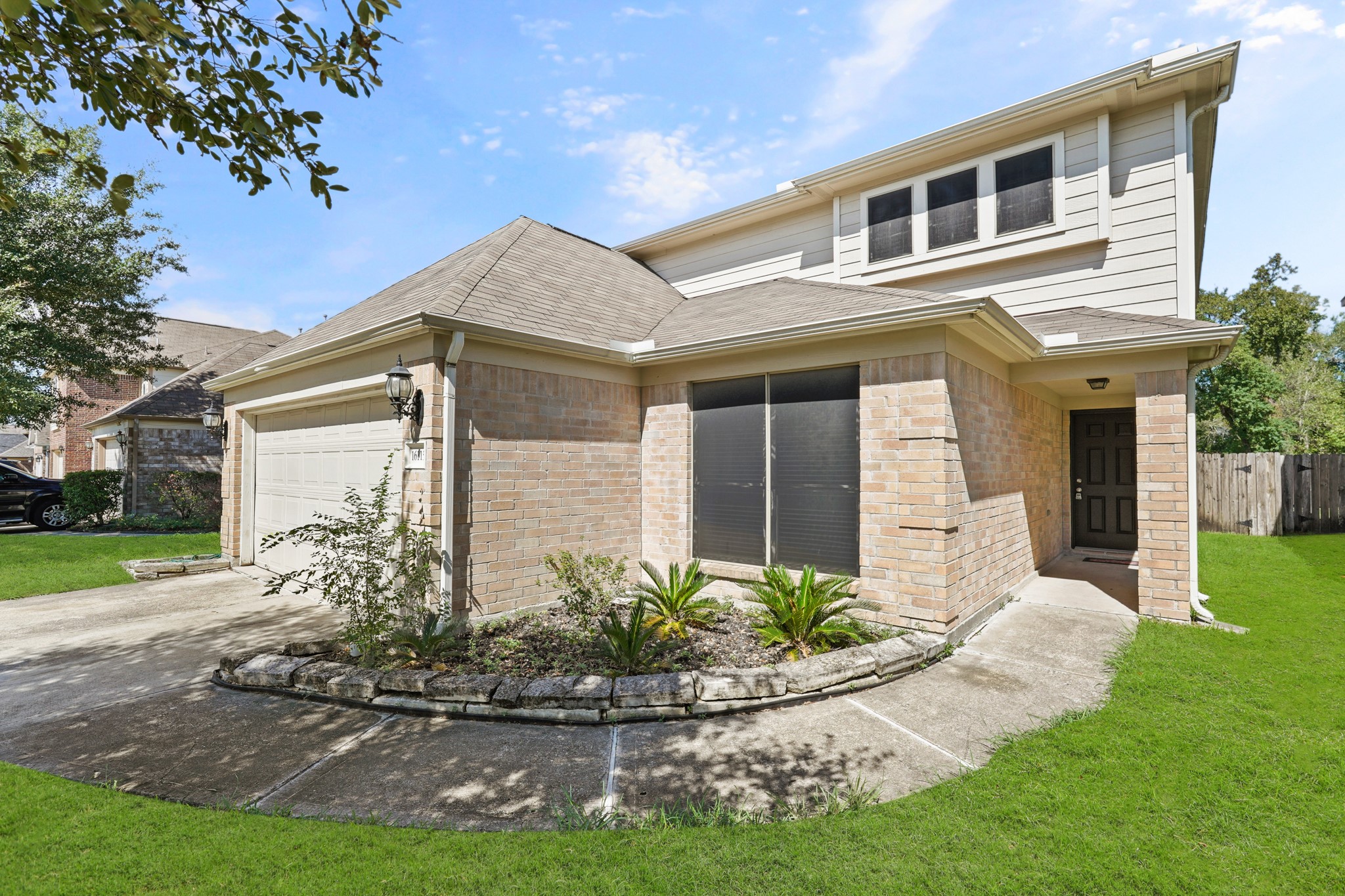 16115 Sheldon Ridge Way Houston, TX 77044 - Photo 2 of 21 Gallery Image 2