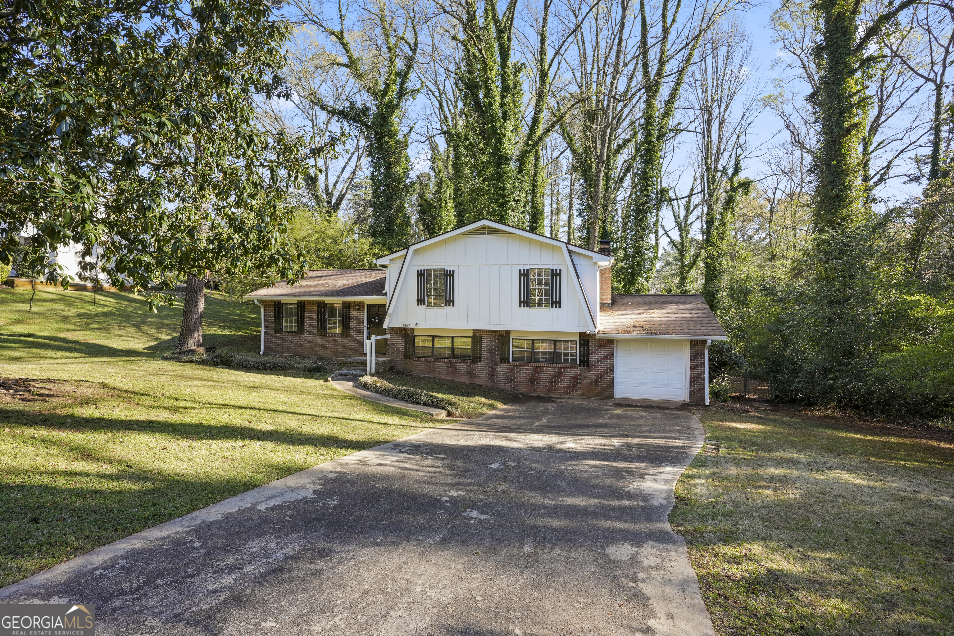 5809 Oakleaf Way Stone Mountain, GA 30087 - Photo 2 of 25