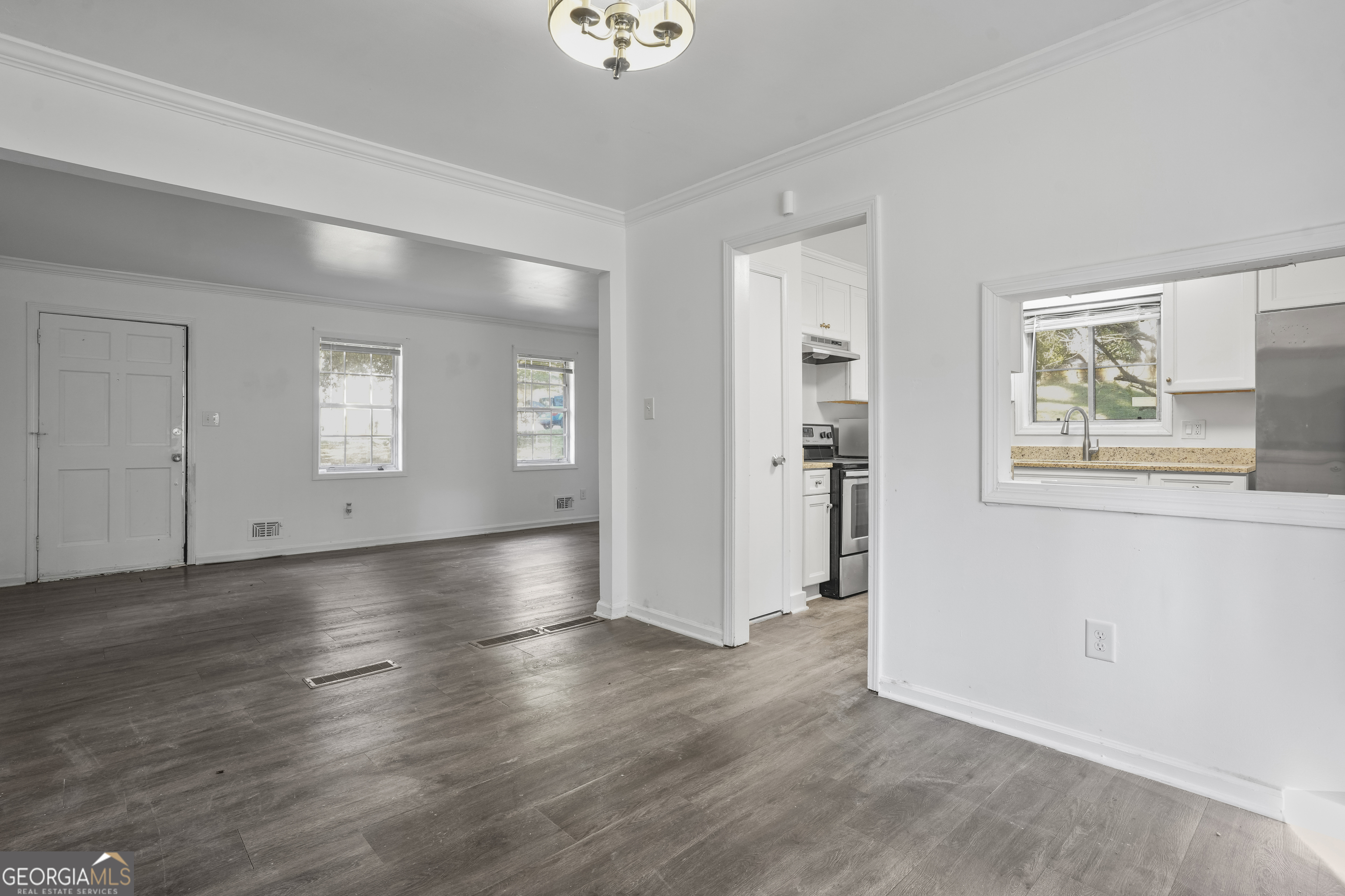 5809 Oakleaf Way Stone Mountain, GA 30087 - Photo 5 of 25