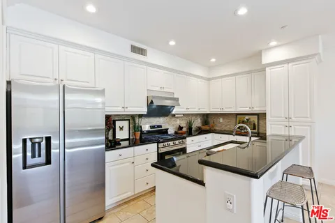 $849,000 | 1572 Silver Shadow Drive, Newbury Park, CA 91320