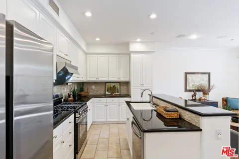 $849,000 | 1572 Silver Shadow Drive, Newbury Park, CA 91320