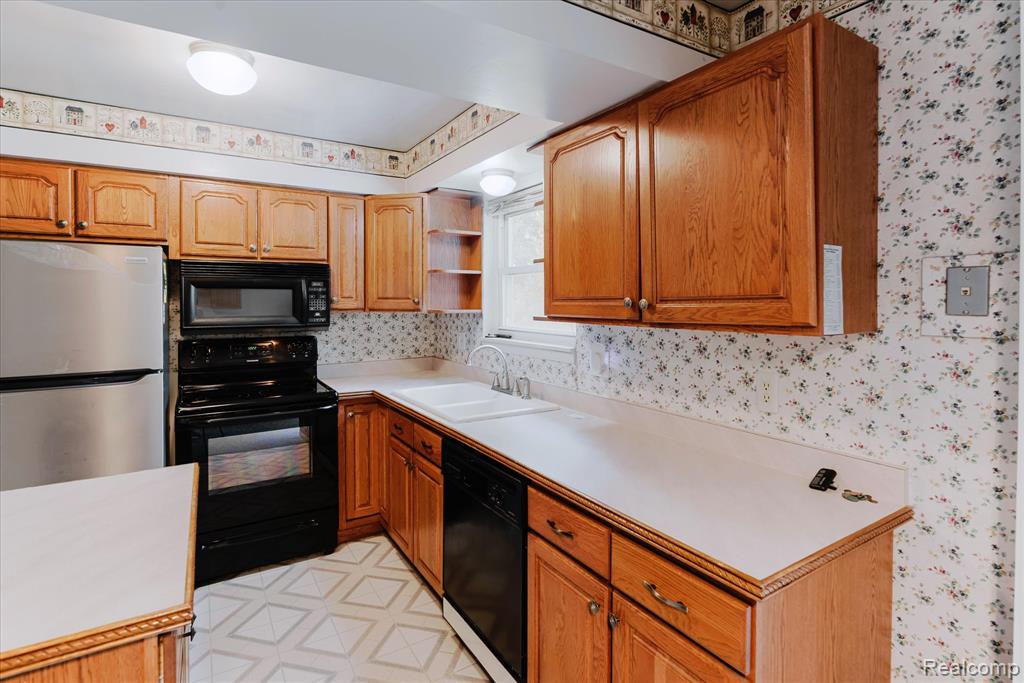 11366 Chicago Road Warren, MI 48093 - Photo 12 of 49